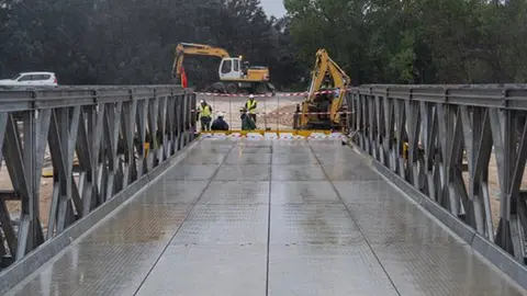 Imagen de la construcci&oacute;n de uno de los puentes