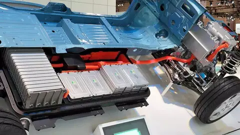 Bater&iacute;as de iones de litio en autom&oacute;viles | Imagen: rentingfinders.com