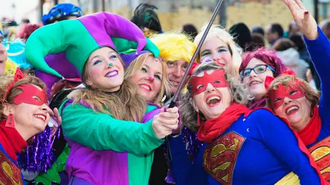 Disfraces de Carnaval en M&aacute;laga | Licencia Unsplash