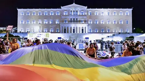 La comunidad LGTBI en Grecia celebra la aprobaci&oacute;n del matrimonio homosexual
