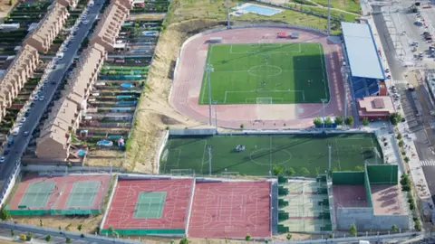 Imagen a&eacute;rea del Polideportivo La Dehesa de Arroyomolinos.