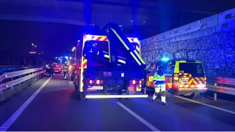 Momento de la intervenci&oacute;n del SUMMA 112 y los Bomberos de la Comunidad de Madrid