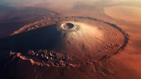 Descubren en Marte un nuevo volc&aacute;n de m&aacute;s de 8.000 metros de altura
