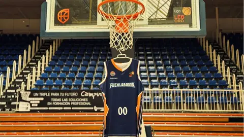 Imagen del dise&ntilde;o ganador del concurso para elegir la equipaci&oacute;n del Baloncesto Fuenlabrada para la pr&oacute;xima temporada