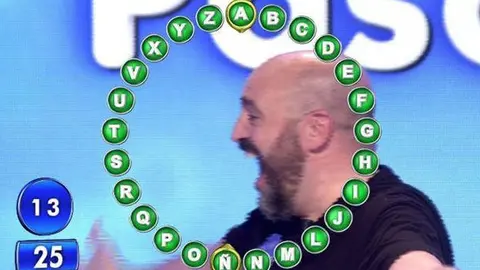Oscar D&iacute;az se alza con el triunfo al acertar el rosco completo