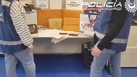 Imagen de los bolsos falsos incautados por la Polic&iacute;a Municipal de Madrid