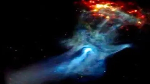 Los cient&iacute;ficos de la NASA observan aparecer la 'mano de dios'