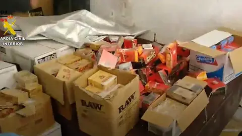 Material incautado por la Guardia Civil en la Operaci&oacute;n Gredos