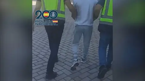 Momento de la detenci&oacute;n del pr&oacute;fugo en Alcorc&oacute;n