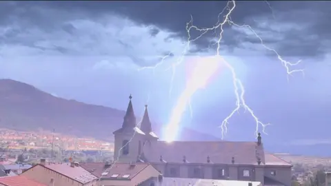 Activado el aviso amarillo por tormentas en la Comunidad de Madrid. Foto: Telemadrid
