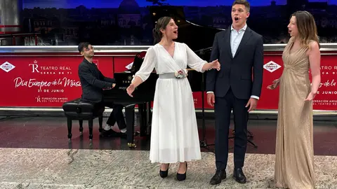 Momento de la celebraci&oacute;n del d&iacute;a de la M&uacute;sica en la estaci&oacute;n de Metro de Nuevos Ministerios