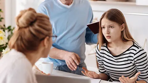 El periodo de adolescencia es el m&aacute;s duro para las relaciones familiares