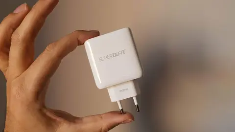 Realme ha destacado siempre por sus cargadores r&aacute;pidos