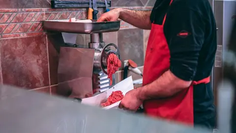 La carne se distribu&iacute;a a diferentes locales | Archivo