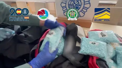 Se han incautado cuatro bolsas de deporte con 250.000 pastillas | Imagen: Polic&iacute;a Nacional