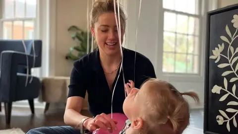 Amber Heard ya es madre de una ni&ntilde;a de 3 a&ntilde;os, con la que reside en Madrid | Instagram