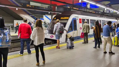 Los usuarios del Metro de Madrid valoran el servicio con un notable | Imagen: Europa Press - archivo