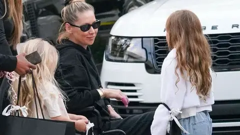 Anna Kournikova en compa&ntilde;&iacute;a de amigos y familia | @ArabEiFans (v&iacute;a X)
