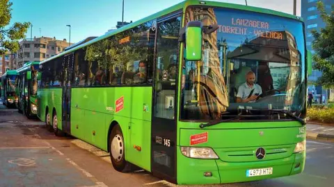 Ya se puede pagar con tarjeta en los autobuses | Archivo