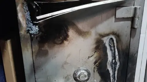 Caja fuerte reventada mediante oxicorte