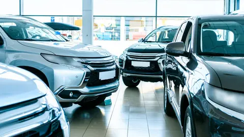 Hasta un 10% TAE de diferencia entre bancos y concesionarios en los pr&eacute;stamos para comprar coche | depositphotos.com
