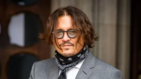 Johnny Depp nos tiene acostumbrados a un estilo muy particular de lucir | Getty Images