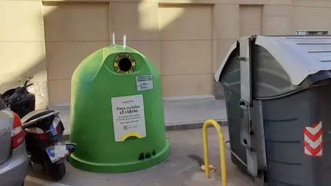 La intenci&oacute;n de Parla es aumentar el reciclaje de vidrio | YouTube