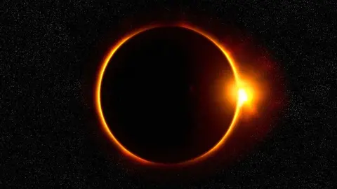 Un eclipse solar se forma cuando la Luna se interpone entre el Sol y la Tierra | Unsplash