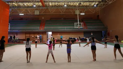Una de las actividades es gimnasia r&iacute;tmica | Ayto. de Arroyomolinos