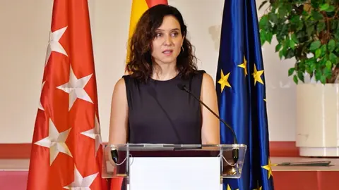 D&iacute;az Ayuso, durante la toma de posesi&oacute;n de Amaya Mendikoetxea como rectora de la Universidad Aut&oacute;noma de Madrid