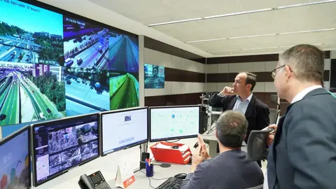 Sala de pantallas para la gesti&oacute;n del tr&aacute;fico