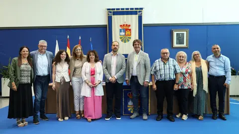 Delegaciones de Fuenlabrada y Aldaia en el acto institucional de solidaridad