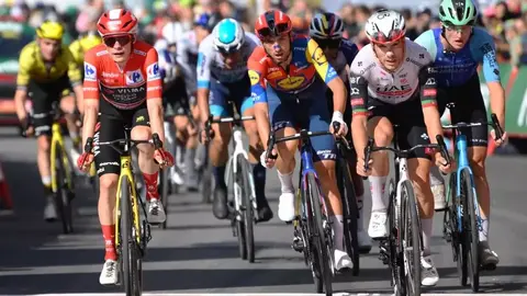 Jonas Vingegaard encabeza el pelot&oacute;n de la Vuelta Ciclista a Espa&ntilde;a | profimedia