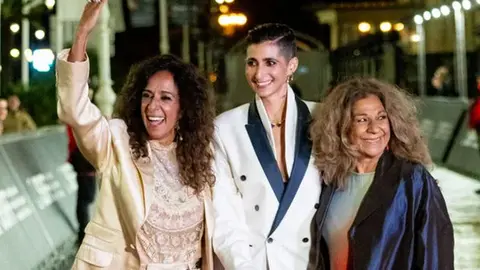 Alba Flores, Lolita y Rosario, reunidas para presentar el documental 'Flores para Antonio' | GETTY