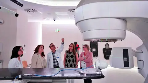 Visita de F&aacute;tima B&aacute;&ntilde;ez al edificio de protonterapia del hospital de Fuenlabrada