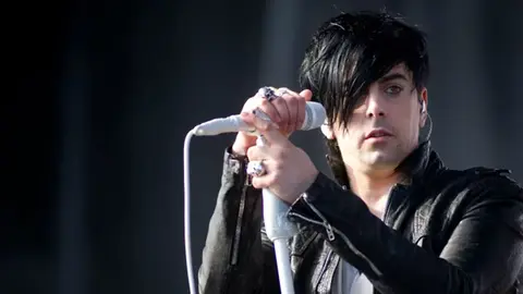 Ian Watkins, en un concierto de Lostprophets, en 2011 | GETTY