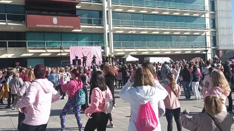 Mujeres participando en la marcha solidaria en 2024 | Ayto. de Fuenlabrada