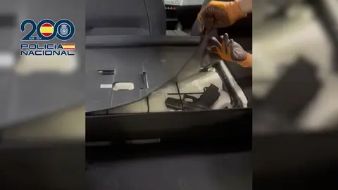 Manten&iacute;an el arma escondido en el maletero | CNP
