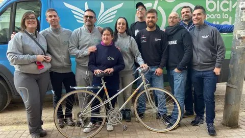 Una de las bicicletas entregadas en Valencia desde la fundaci&oacute;n Alberto Contador