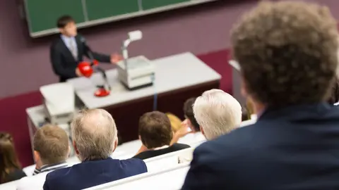 Conferencia en la Universidad