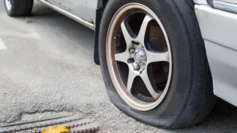 M&eacute;todo del pinchazo para robar en el interior de veh&iacute;culos