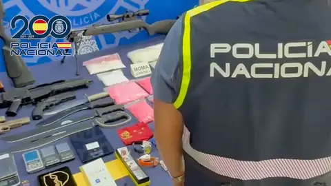 Parte del bot&iacute;n incautado por la Polic&iacute;a Nacional | CNP