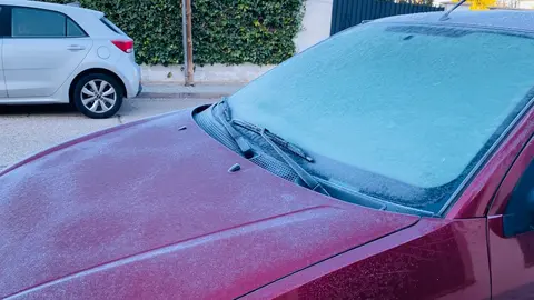 Parabrisas con helada. C&oacute;mo quitarla