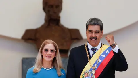Nicol&aacute;s Maduro y su esposa en la toma de posesi&oacute;n de su tercer mandato | telemundo