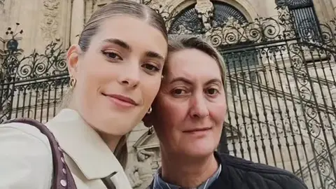 Cristina P&eacute;rez con su madre, la tambi&eacute;n modelo Tatiana Galcenco | Instagram