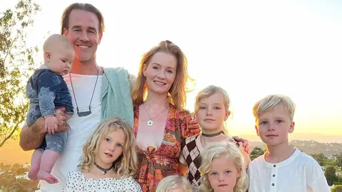El fallecido James Van Der Veek y su familia, su mujer y sus seis hijos | Instagram