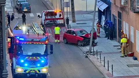 Veh&iacute;culo accidentado en la calle la paz de Fuenlabrada | FN