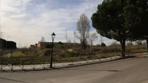 Una de las parcelas donde se construir&aacute;n las viviendas | Ayto. de Arroyomolinos