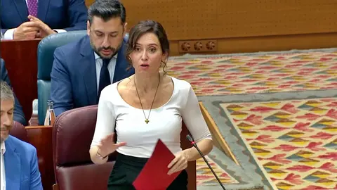 Isabel D&iacute;az Ayuso en el Pleno de la Asamblea de Madrid, contestando a M&aacute;s Madrid