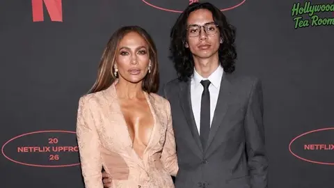Jennifer L&oacute;pez y Max Mu&ntilde;iz | Redes Sociales